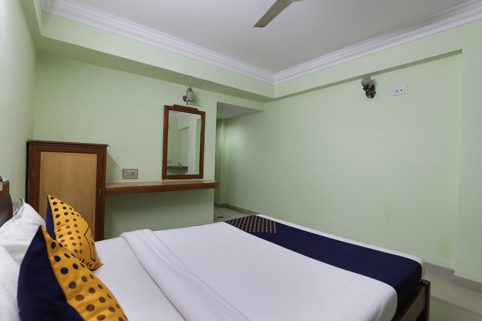 Spot On Hotel Hilltop Vadodara Kültér fotó